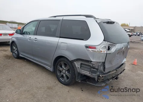 2017 Toyota Sienna Se 8 Passenger z USA, uszkodzony, nr VIN 5TDXZ3DC6HS788334